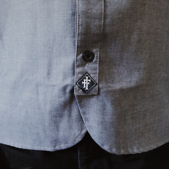 Men’s Iron Fist Havana TigersWoven Button Up - Picture 4 of 7